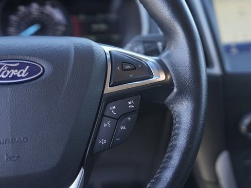 Used 2020 Ford Edge SEL image 23