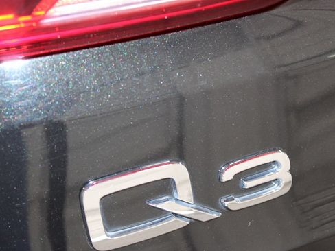 Used 2025 Audi Q3 2.0T Premium AWD/4WD image 24