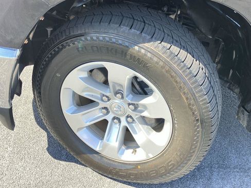 Used 2024 RAM 1500 Laramie AWD/4WD image 9