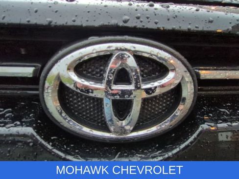 Used 2022 Toyota 4Runner SR5 AWD/4WD image 31
