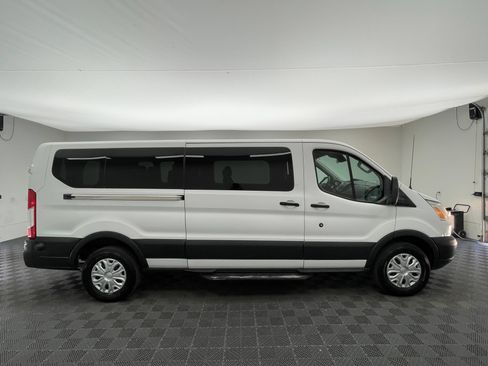 Used 2017 Ford Transit 350 XLT RWD image 6