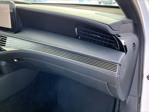 Used 2023 Lexus LS 500 image 19