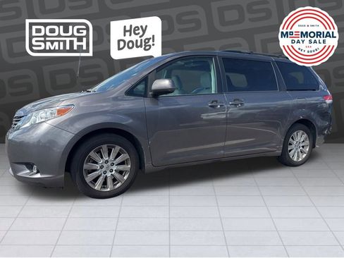 Used 2014 Toyota Sienna XLE AWD/4WD image 1