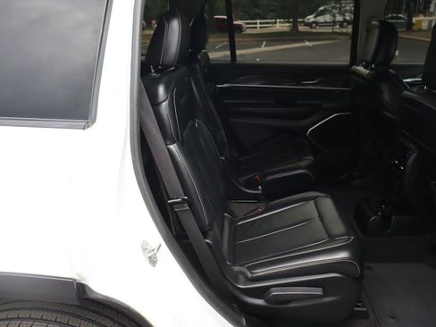 Used 2021 Jeep Grand Cherokee L Limited AWD/4WD image 23