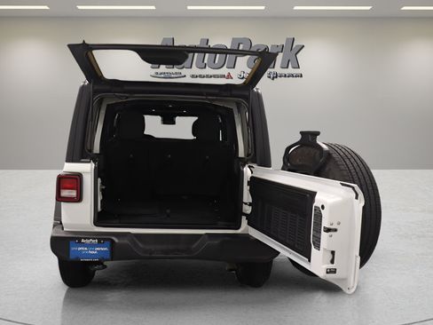 Used 2024 Jeep Wrangler Unlimited Sport AWD/4WD image 19