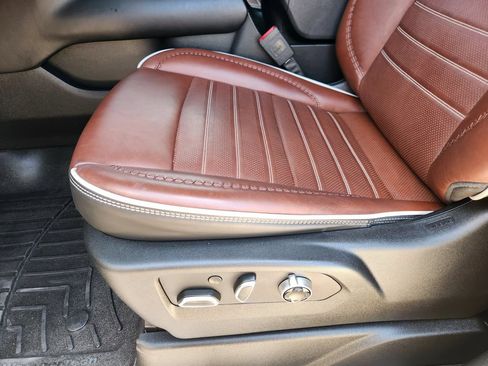 Used 2024 GMC Yukon Denali Ultimate AWD/4WD image 24