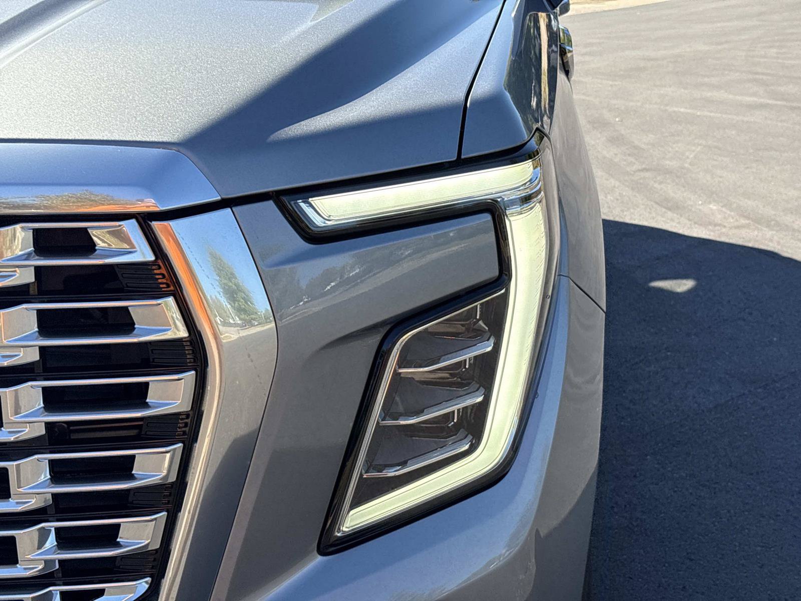 Used 2026 GMC Yukon Denali w/ Denali Reserve Package AWD/4WD image 11