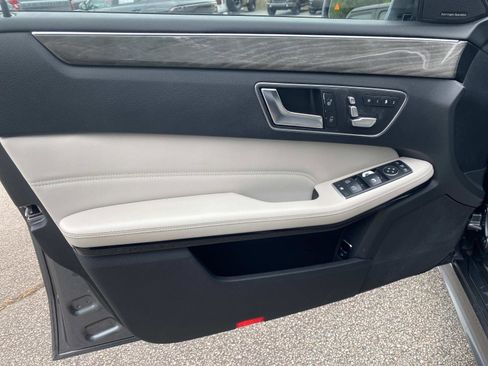 Used 2016 Mercedes-Benz E 350 Sedan image 20
