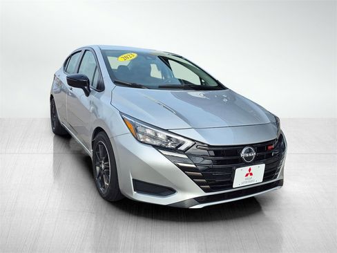 Used 2023 Nissan Versa SR w/ Trunk Package image 3