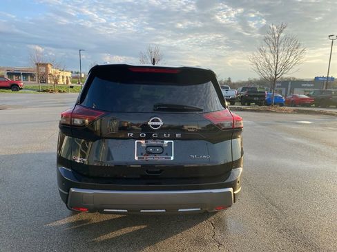 Used 2024 Nissan Rogue SL AWD/4WD image 3