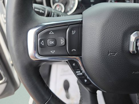 Used 2025 RAM 1500 Laramie AWD/4WD image 33