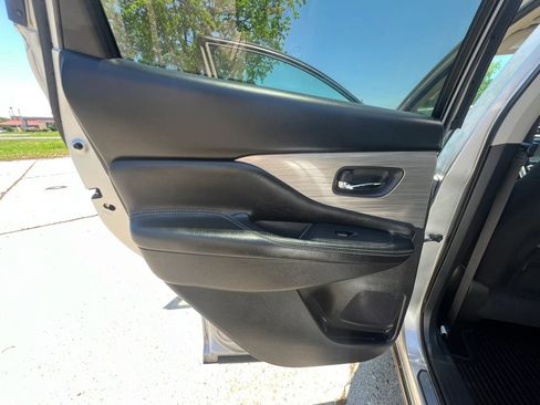 Used 2017 Nissan Murano S w/ Navigation Package FWD image 13