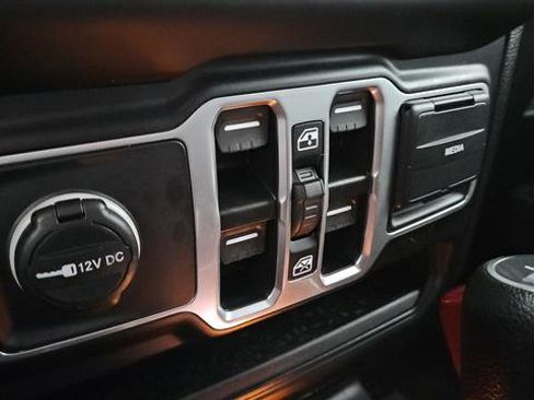 Used 2018 Jeep Wrangler Unlimited Sport AWD/4WD image 26