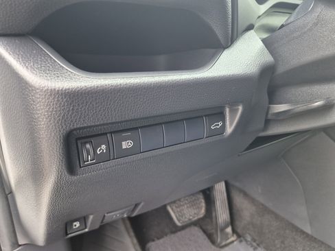 Used 2020 Toyota RAV4 XLE w/ Convenience Package image 21