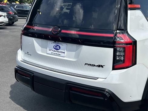 Used 2025 Nissan Armada PRO-4X w/ Pro-4X Premium Package AWD/4WD image 14