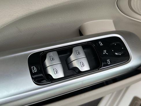 Used 2024 Mercedes-Benz C 300 4MATIC Sedan image 15