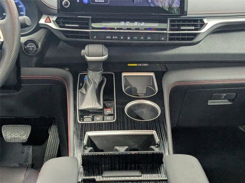 Used 2025 Toyota Sienna XSE image 37
