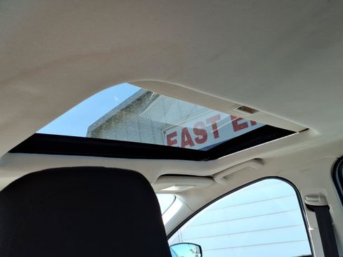 Used 2015 Ford Focus SE FWD image 10
