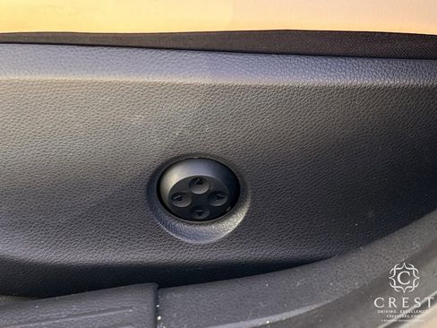 Used 2019 INFINITI QX30 w/ Cargo Package image 23