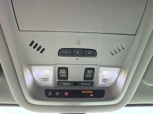 Used 2017 GMC Acadia SLT FWD image 19
