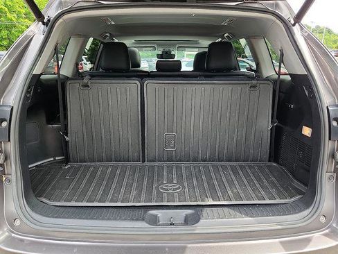 Certified 2019 Toyota Highlander XLE AWD/4WD image 29