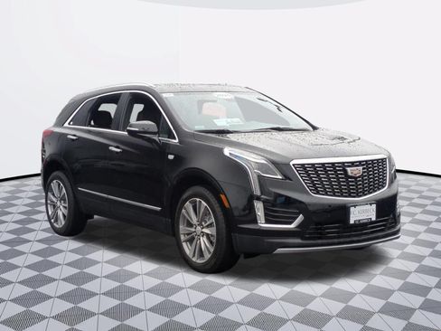 Certified 2025 Cadillac XT5 Premium Luxury FWD image 3