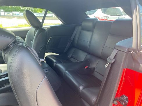Used 2005 Ford Mustang Convertible RWD image 9