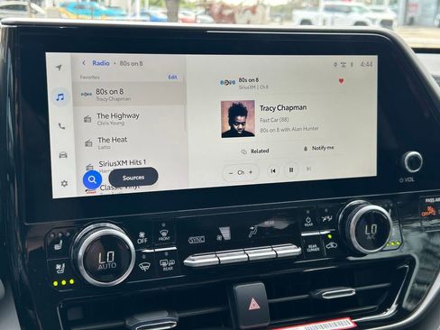 Used 2026 Toyota Highlander Limited image 38