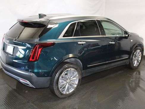 Certified 2025 Cadillac XT5 Premium Luxury w/ Technology Package AWD/4WD image 5