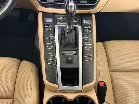 Used 2020 Porsche Macan S AWD/4WD image 25