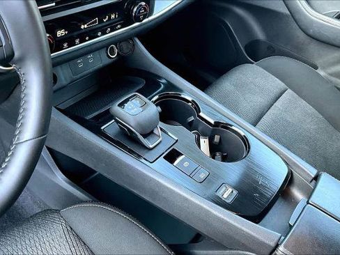 Certified 2025 Nissan Rogue SV image 15