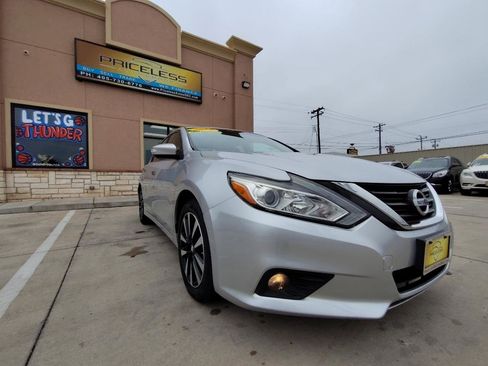 Used 2018 Nissan Altima 2.5 SL FWD image 2