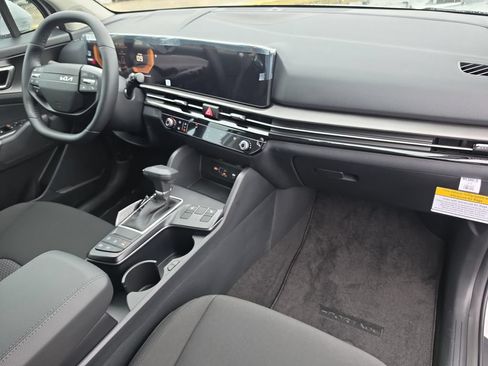 New 2026 Kia Sportage LX FWD image 11