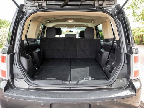 Used 2019 Ford Flex SE FWD image 19