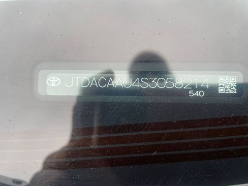 Used 2025 Toyota Prius LE image 29