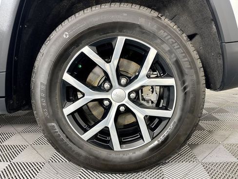 Used 2023 Jeep Grand Cherokee Limited w/ Luxury Tech Group II image 14