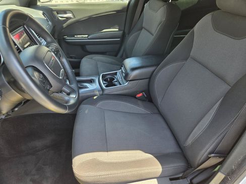 Used 2018 Dodge Charger SXT RWD image 21