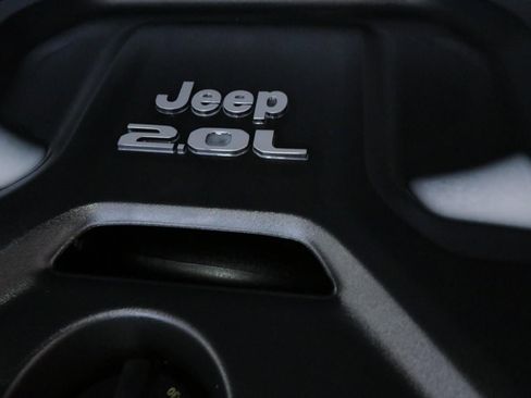 Used 2021 Jeep Wrangler Unlimited Sahara image 9