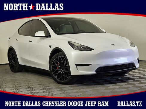 Used 2022 Tesla Model Y Long Range AWD/4WD image 1