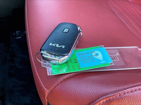 Certified 2024 Kia Sportage SX image 18