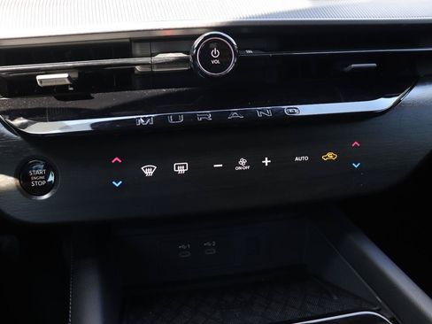 Used 2025 Nissan Murano SV AWD/4WD image 32