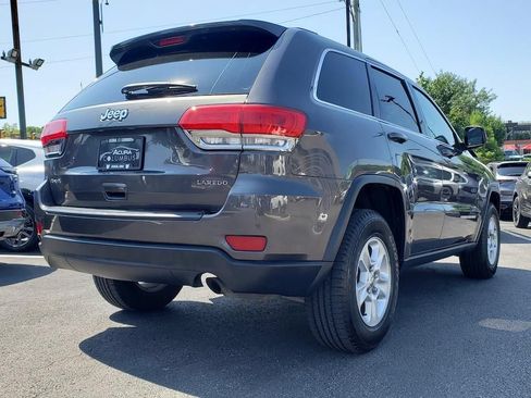 Used 2016 Jeep Grand Cherokee Laredo w/ Quick Order Package 23E AWD/4WD image 9