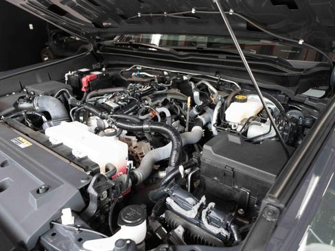 Used 2024 Toyota Tacoma SR5 AWD/4WD image 32