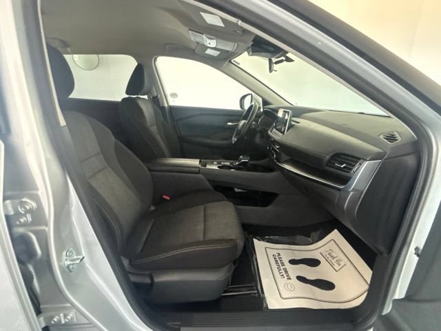 Used 2025 Nissan Rogue SV FWD image 31
