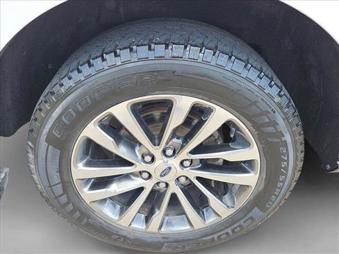 Used 2018 Ford Expedition Limited RWD image 24