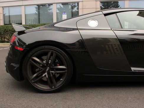 Used 2014 Audi R8 V8 w/ Enhanced Leather Package AWD/4WD image 10
