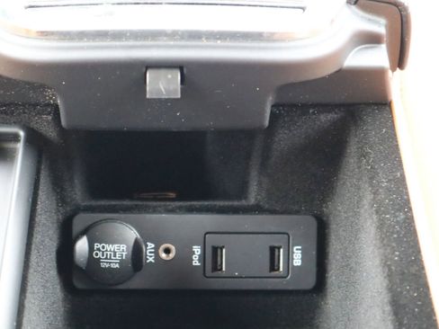 Used 2011 Jaguar XJ L RWD image 30