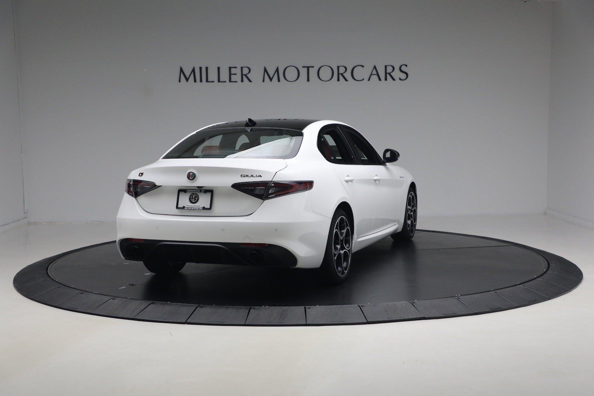 New 2026 Alfa Romeo Giulia AWD image 8