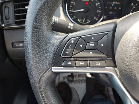 Used 2019 Nissan Rogue Sport S image 17