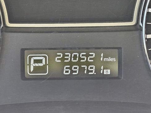 Used 2015 Nissan Pathfinder SL w/ SL Premium Package FWD image 29